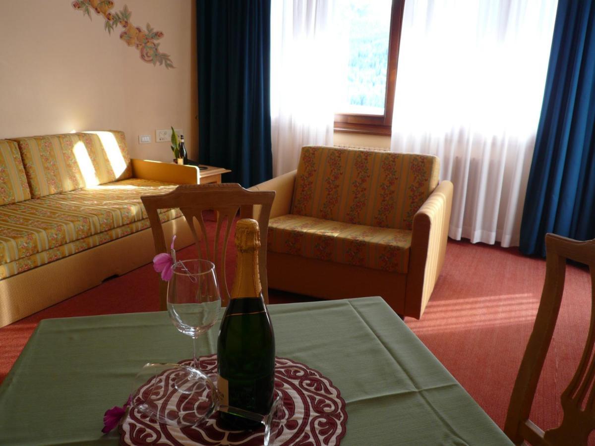 Rta Hotel Catturani Madonna Exteriör bild