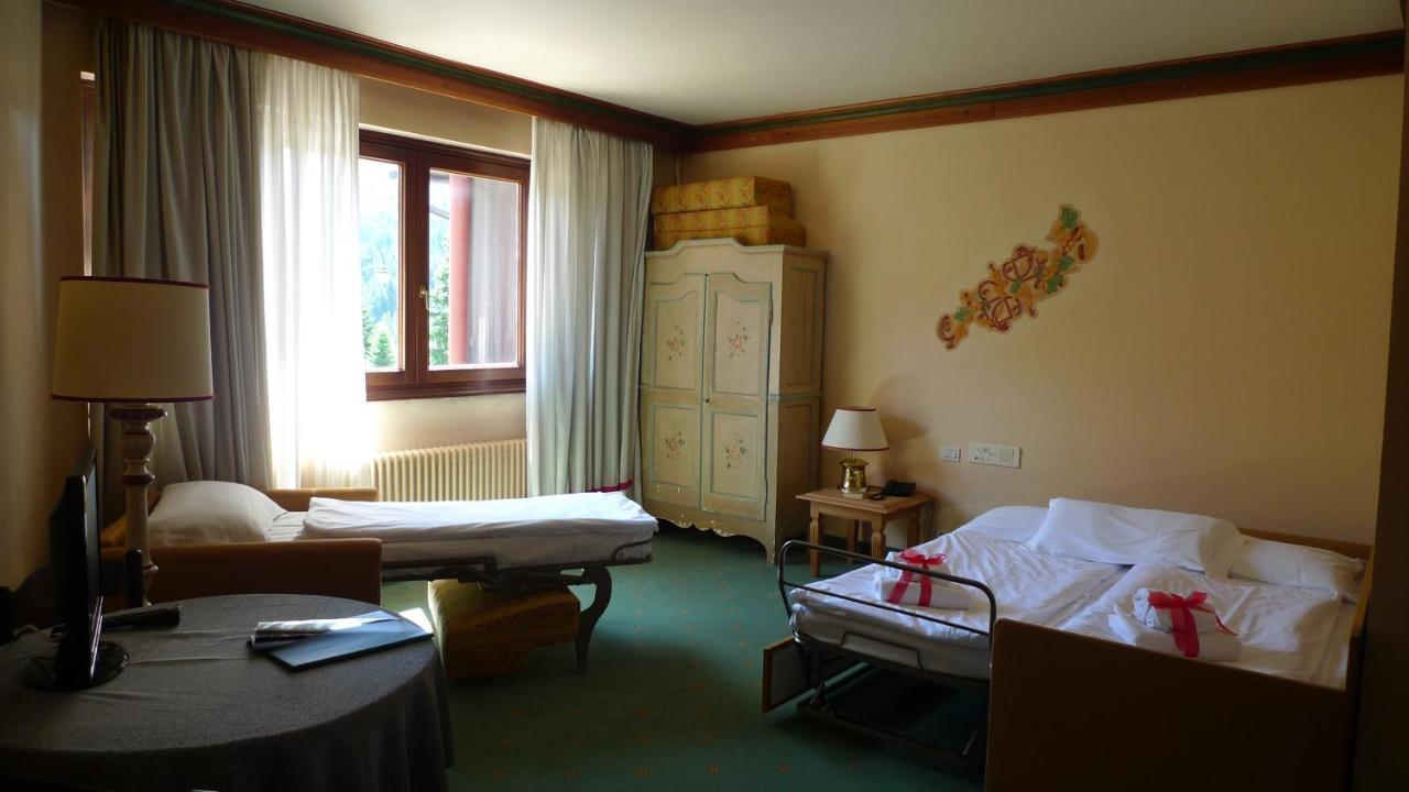 Rta Hotel Catturani Madonna Exteriör bild
